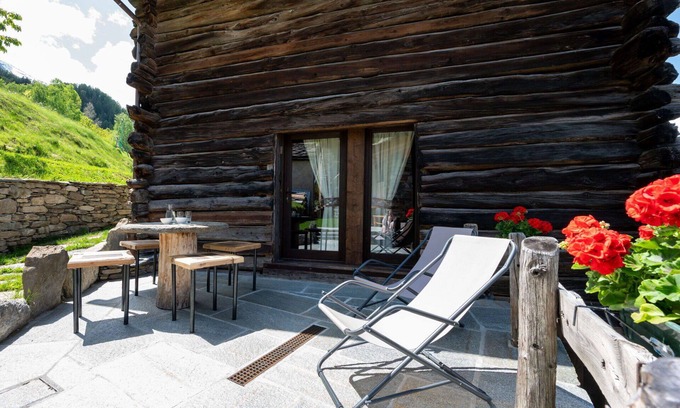 Introd House | Beautiful private villa for 5 people with WIFI and TV