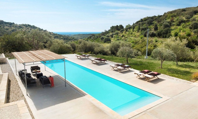 Avola Villa | Beautiful private villa for 9 guests with WIFI, A/C, private pool, TV, terrace and panoramic view