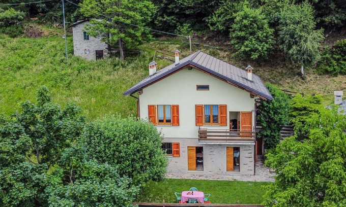 Civo House | Beautiful private villa for 6 guests with TV, terrace, pets allowed and parking