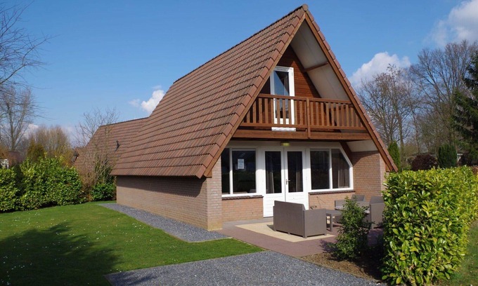 Susteren House | Beautiful private villa for 6 people with pool, WIFI, TV and terrace