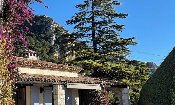 Vence Villa | Beautiful Provençal stone built family home with amazing views and great pool .