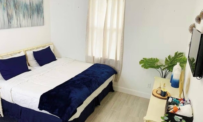 Lehigh Acres House | Beautiful & Relaxing Room #2 Lehigh Acres with Private Entrance