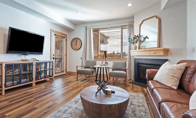 Park City Condo | Beautiful Retreat With Pool, Hot Tub & Mountain Views
