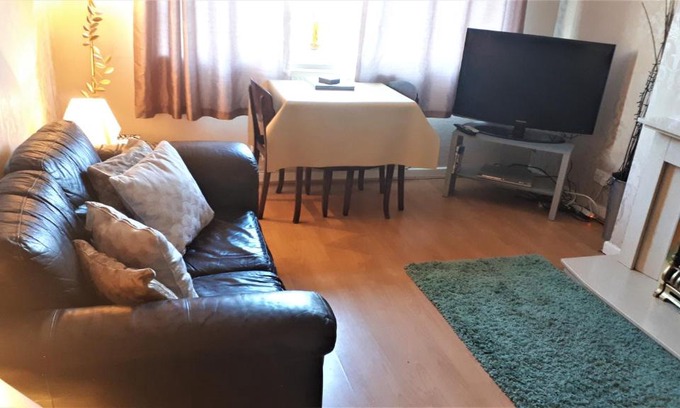 Rowton House | Beautiful romantic village house with Netflix