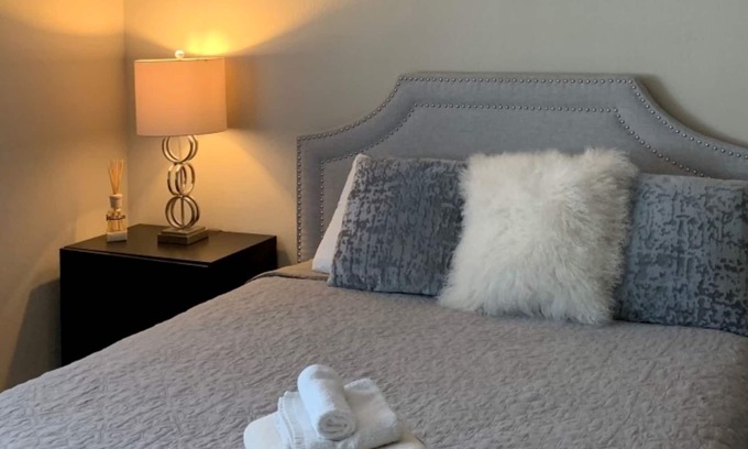 West San Jose House | Beautiful room in the ranch style house next to Santana Row
