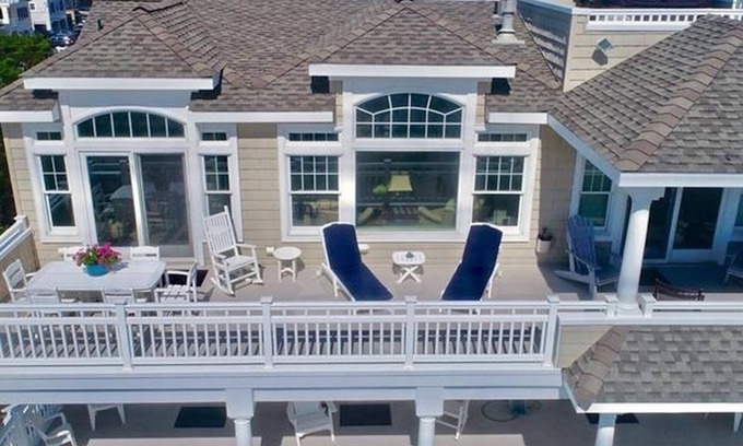 South Beach Haven House | Beautiful, Spacious Ocean Front with Hot Tub and Elevator, Ocean and Bay views!