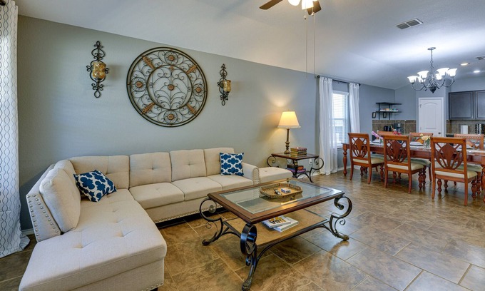 Solana Ridge House | Beautiful San Antonio Home w/ 75" TV & King Bed