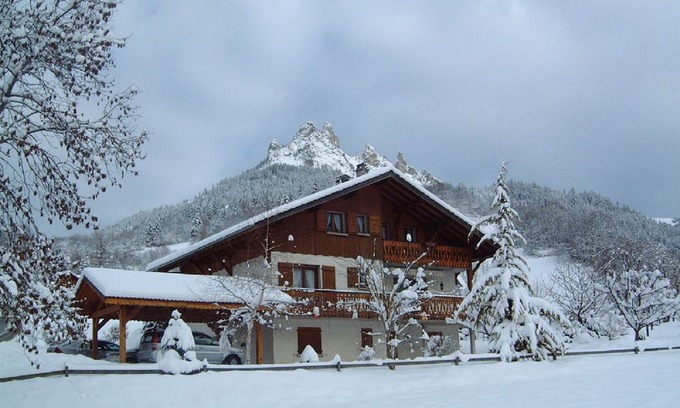 Bernex Villa | Beautiful South facing chalet - BERNEX, Nr. EVIAN, FRENCH ALPS
