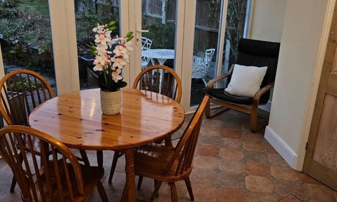 Bury St Edmunds House | Beautiful Spacious 5 Bed House