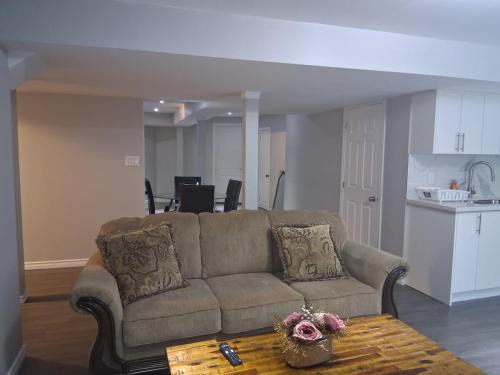 Bradford Apartment | Beautiful&Spacious 2 Bedroom Basement Family Suite