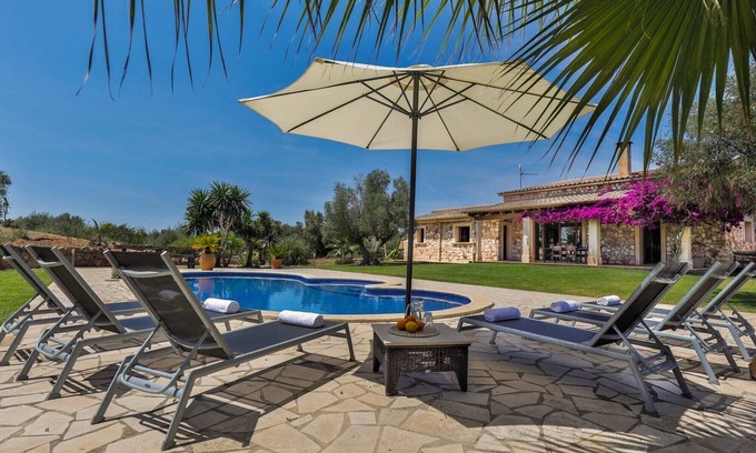 Felanitx House | Beautiful stone finca in quiet surroundings with lovely pool and lawn garden