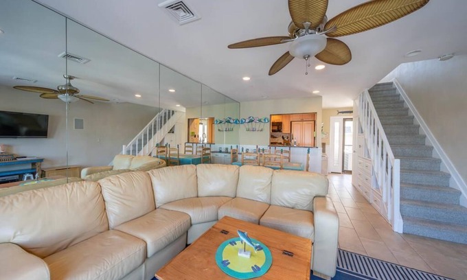 Stone Harbor House | BEAUTIFUL STONE HARBOR BAYFRONT 3BED/2 BATH POOL & BAY SLIP