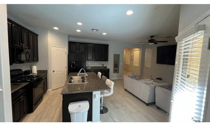 Spring Valley House | Beautiful Summerlin 4-Bedroom Home with community Pool