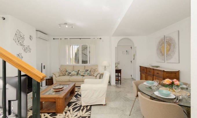Marbella Ski Chalet | Beautiful townhouse walking distance to the beach in Costabella, Marbella
