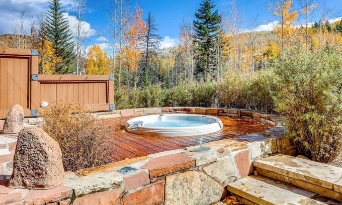 Snowmass Village Villa | Beautiful townhouse with ski-in/out privileges at Two Creeks
