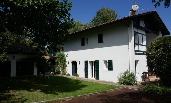 Urrugne House | Beautiful traditional Basque type house, close to St Jean de Luz and the beaches.