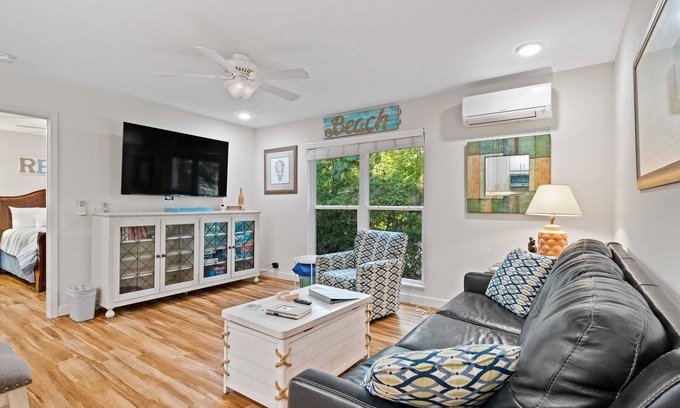 Hilton Head Island Condo | Beautiful updated 1 Bedroom Condo secluded Complex with Pool walk to the Beach!