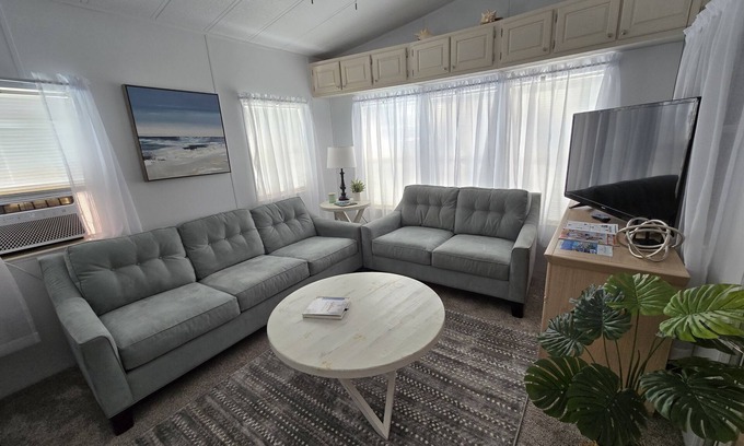 Venice Resort | Beautiful Venice Resort Home close to Beaches & Warm Mineral Springs, Cozy