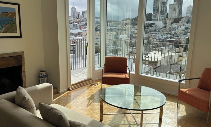 North Beach Apartment | Beautiful view 2-bedroom apartment in NorthBeach/Telegraph hill