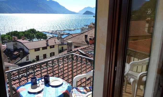 Menaggio Apartment | Beautiful view of the lake and mountains, free WiFi, calm.