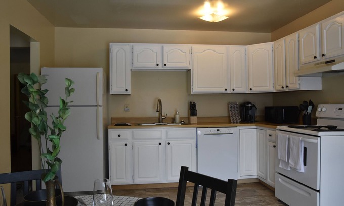 Etna House | ⭐ Beautiful Views 8 min from Cornell, Safe & Quiet ⭐