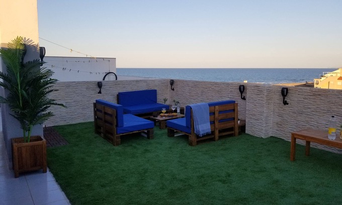 Xeraco Beach Apartment | Beautiful Views Apprt 3 bedrooms edge of beach swimming pool