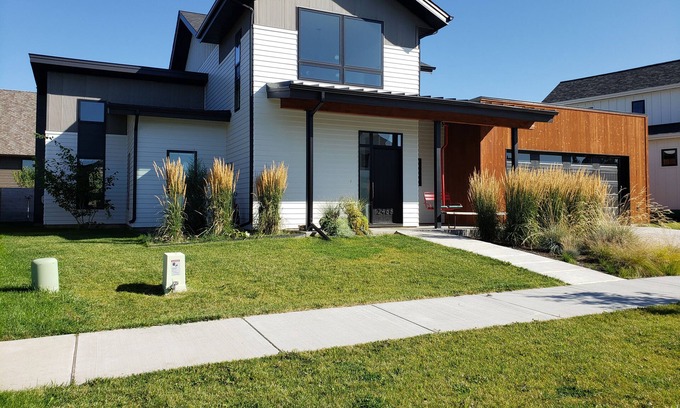 Bozeman Apartment | Beautiful views, trails, and close to activities, parks, and restaurants.