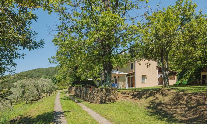Montignoso House | Beautiful villa for 5 people with WIFI, TV, patio and panoramic view