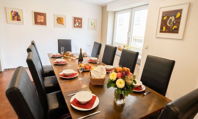 Ediger House | Beautiful villa for 10 people with WIFI, TV, terrace, pets allowed and parking