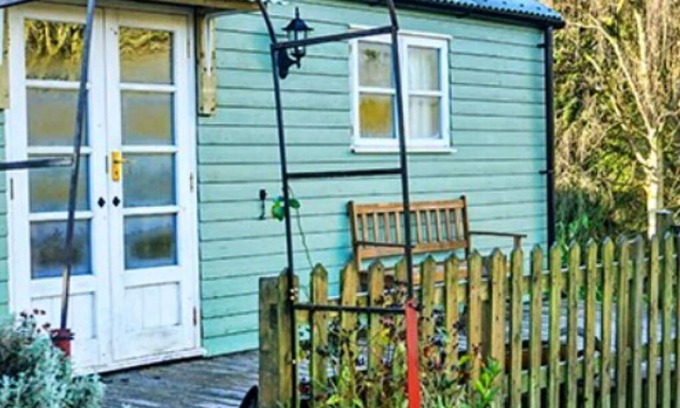 Coalbrookdale House | Beautiful villa for 2 people with WIFI and pets allowed