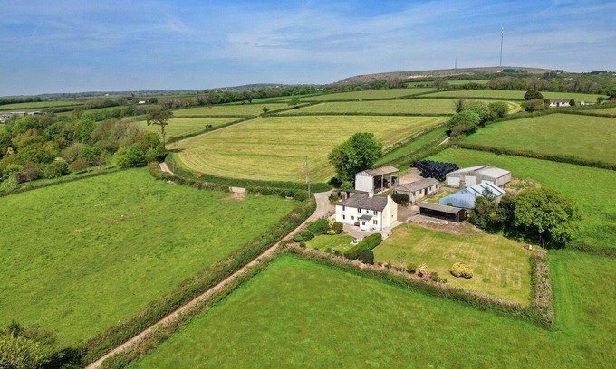 Liskeard House | Beautiful villa for 3 people with WIFI