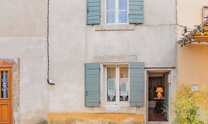 Villars House | Beautiful villa for 4 people with WIFI and patio