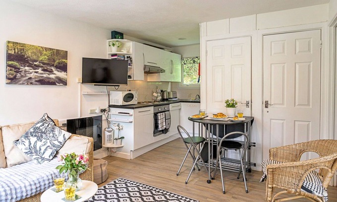 St Teath House | Beautiful villa for 4 guests with WIFI