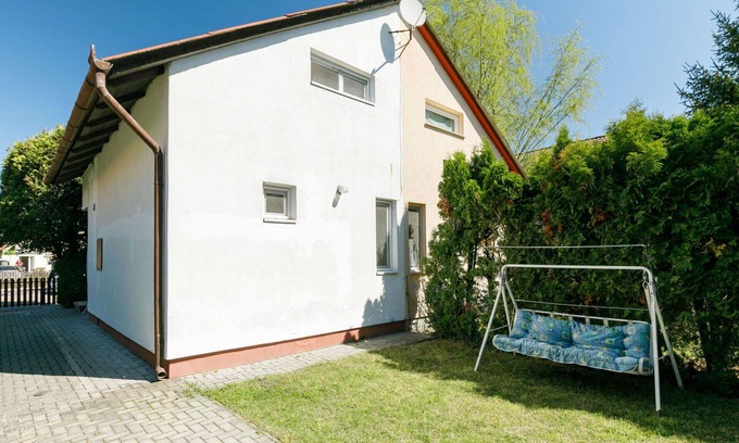 Balatonlelle House | Beautiful villa for 4 guests with WIFI, A/C, TV, terrace and pets allowed