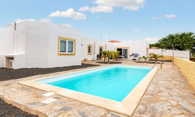 Parque Holandes House | Beautiful villa for 6 guests with private pool, WIFI, TV and terrace