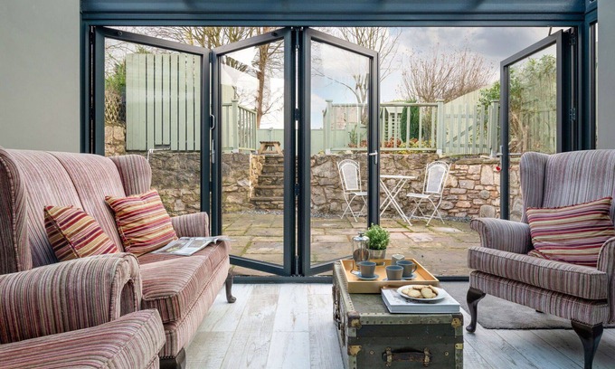 Caerwys House | Beautiful villa for 6 people with WIFI, TV and pets allowed