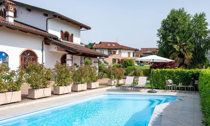 Barolo House | Beautiful villa for 6 people with private pool, WIFI, TV and terrace