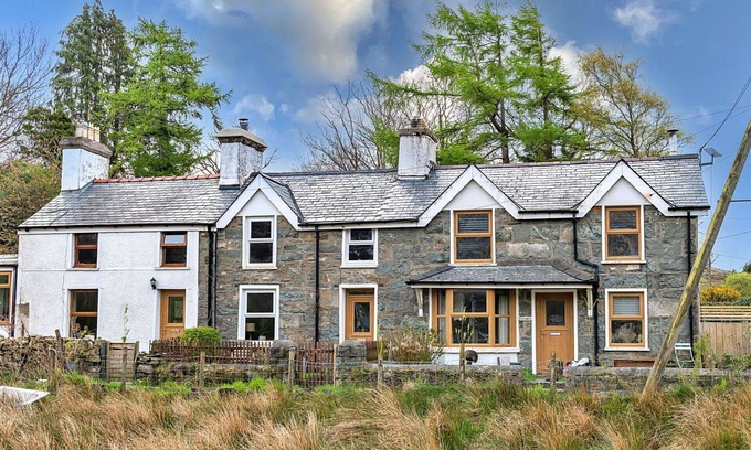 Tanygrisiau House | Beautiful villa for 4 guests with WIFI and parking