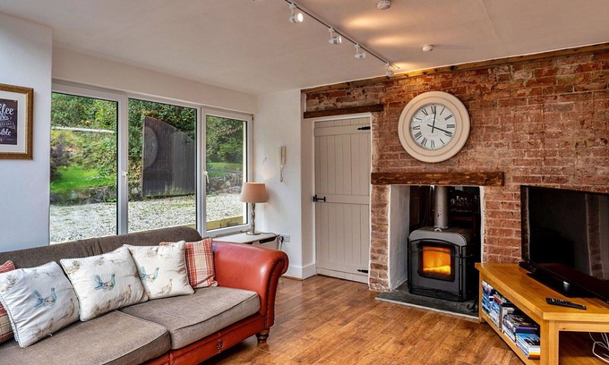 East Portlemouth House | Beautiful villa for 10 guests with WIFI and pets allowed