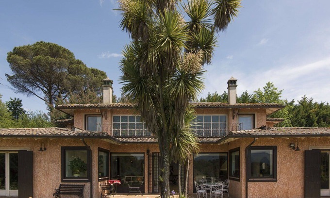 Genazzano Villa | Beautiful villa for 14 guests with WIFI, pool, A/C, hot tub, TV and pets allowed