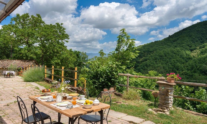 Borgo San Lorenzo Villa | Beautiful villa for 6 guests with WIFI, private pool, TV and panoramic view, close to Florence