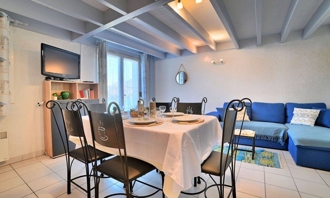 La Remigeasse House | Beautiful villa for 5 people with WIFI, TV, terrace, pets allowed and parking