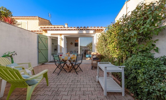 Le Grau-Du-Roi House | Beautiful villa for 4 guests with A/C, WIFI, TV and terrace