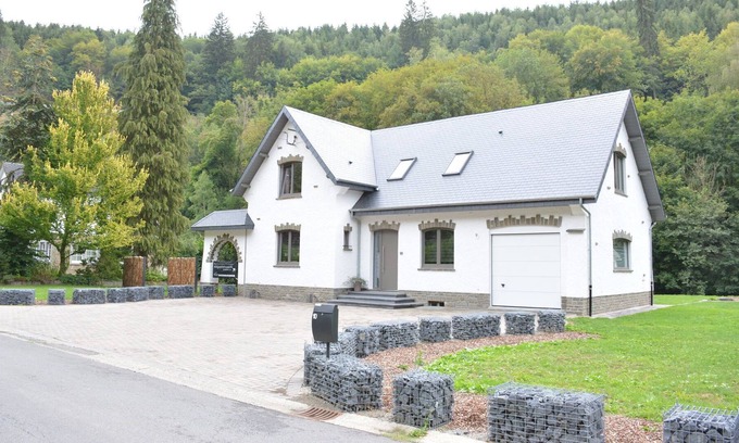 Houffalize Villa | Beautiful Villa in Houffalize with Garden