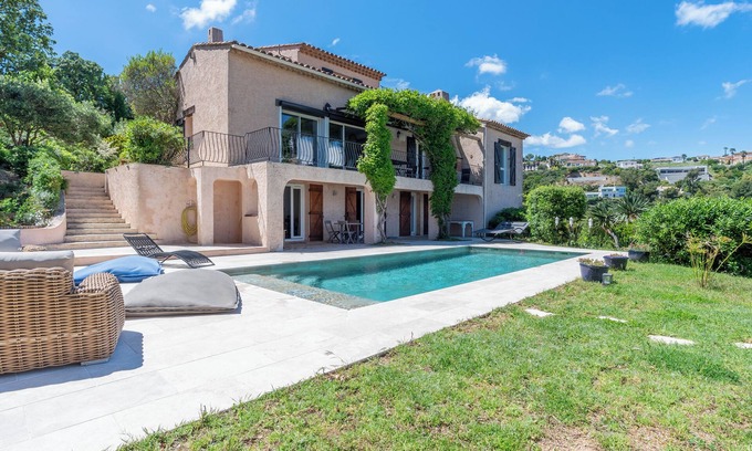 Saint-Aygulf House | Beautiful villa sea view private heated pool 12 people max. 4 stars