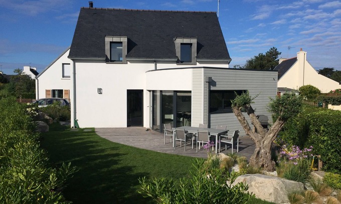Loctudy Villa | Beautiful villa with landscaped garden in Lodonnec