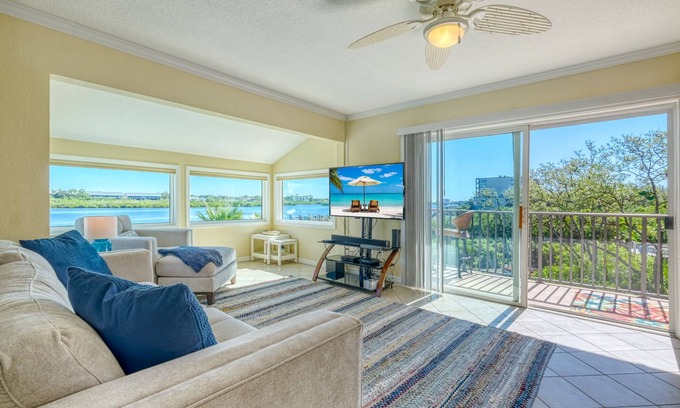Indian Shores House | Beautiful Water Views - Steps to the Beach #101 End Unit
