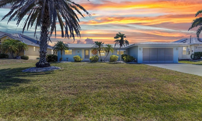 Port Charlotte House | Beautiful Waterfront House with Heated Pool and Fishing Dock