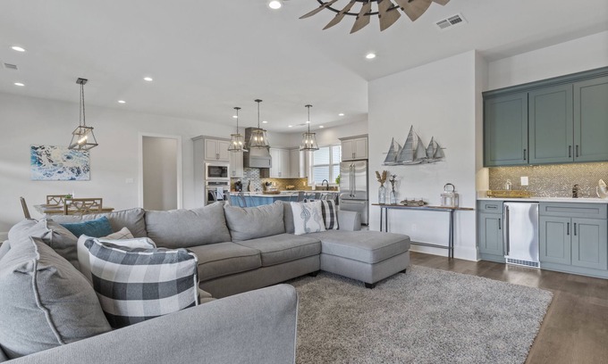Bay St Louis House | Beautiful Waterfront Home. Bring your boat! Fishing!