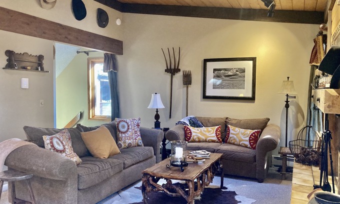 Intermountain House | BEAUTIFUL WEST VAIL TOWNHOME
